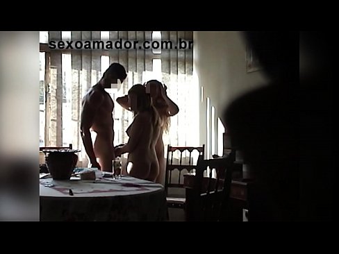 ❤️ Tình dục bạn bè mời một người đàn ông khổng lồ và một ba người với anh ta Fuck video  tại chúng tôi  ❤